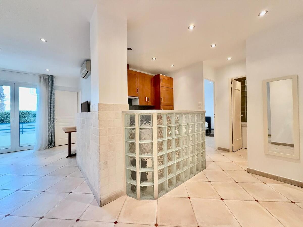 Apartment Vue & à 50m - T3 Cosy Hypercentre Antibes